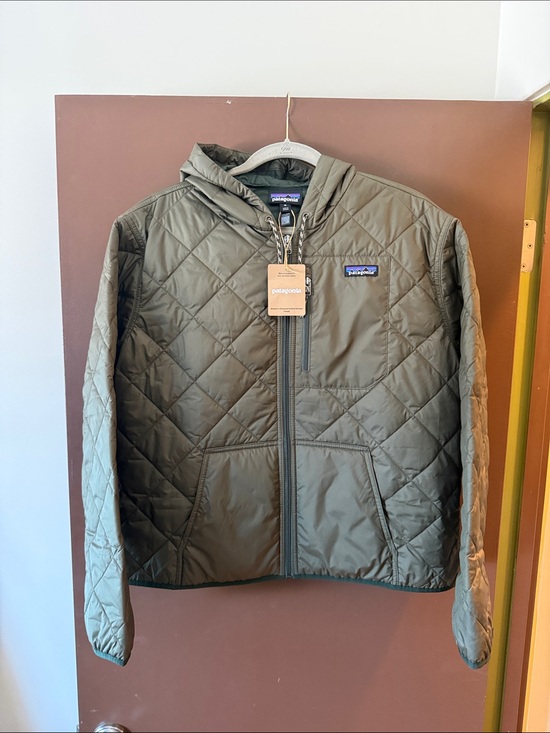 Patagonia Jackets & Blazers - NWT Patagonia Women’s Diamond Quilted Bomber Hoody Jacket